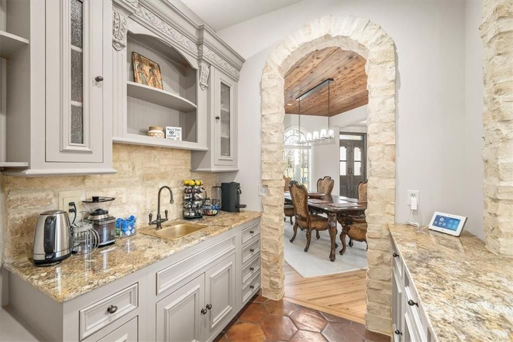 8519 N Sycamore Avenue — photo 41