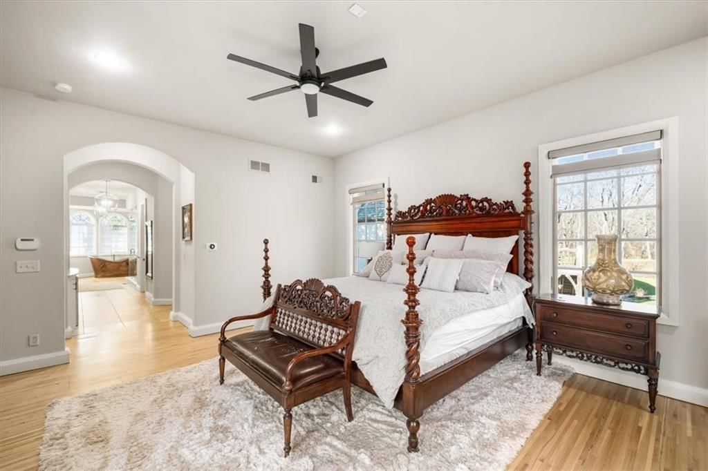 8519 N Sycamore Avenue — photo 43