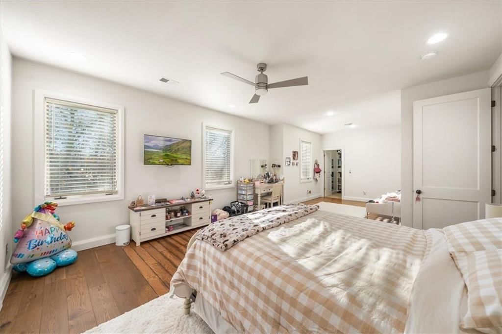 8519 N Sycamore Avenue — photo 61