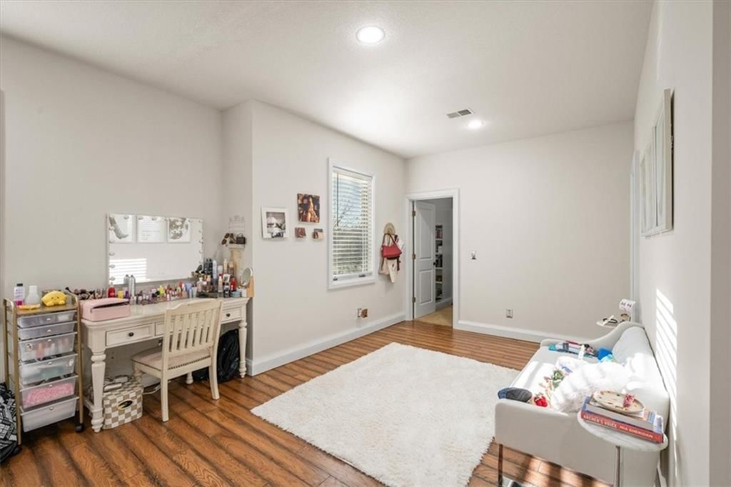 8519 N Sycamore Avenue — photo 62