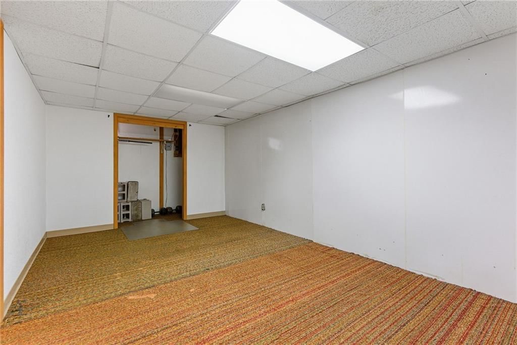 2001 E 60th Terrace — photo 23