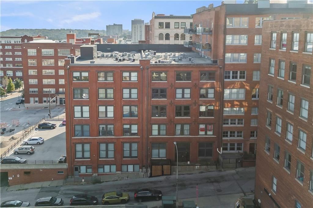 700 Broadway Boulevard — photo 1