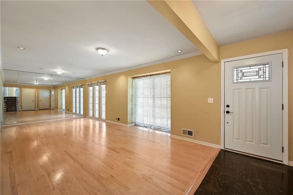 10128 Nall Avenue — photo 3