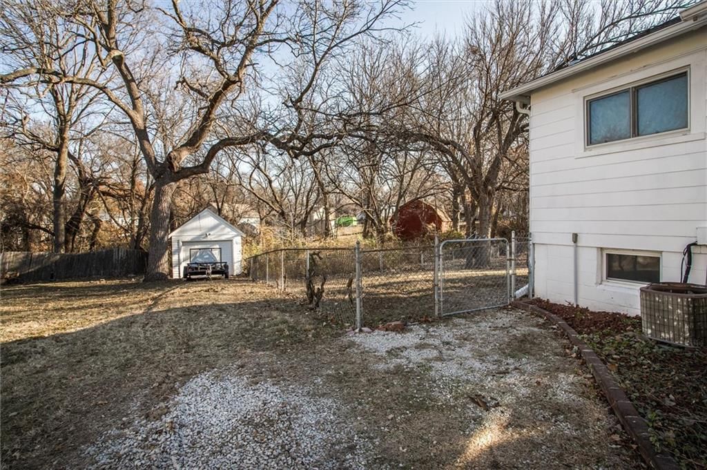 1416 W College Street — photo 4