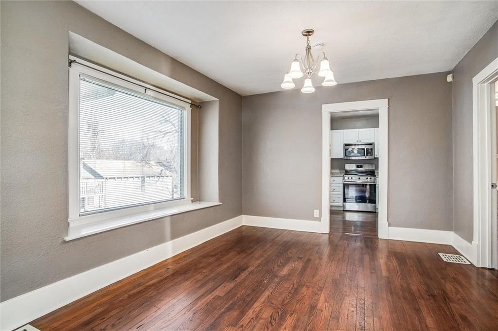1416 W College Street — photo 11