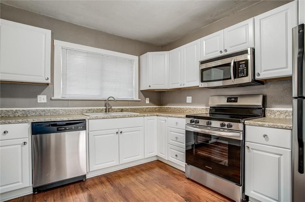 1416 W College Street — photo 15