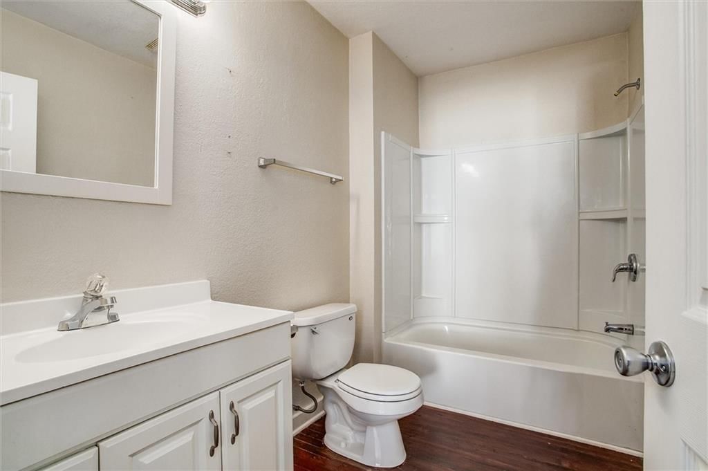 1416 W College Street — photo 19