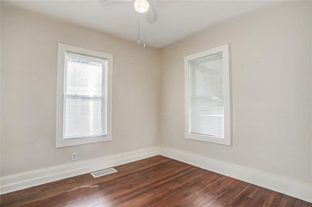 1416 W College Street — photo 22