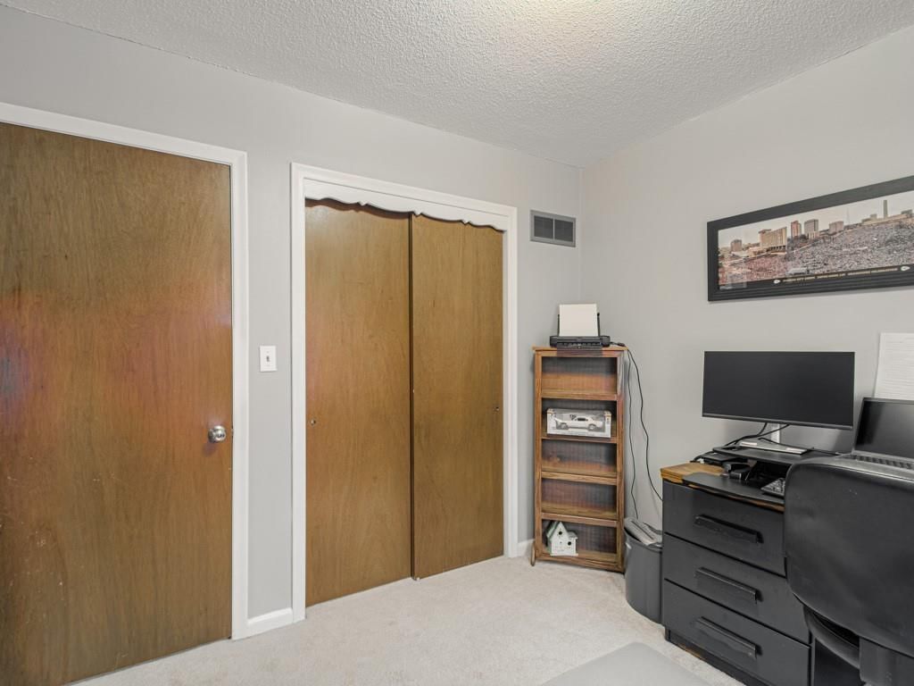 6908 NW Belvidere Parkway — photo 15