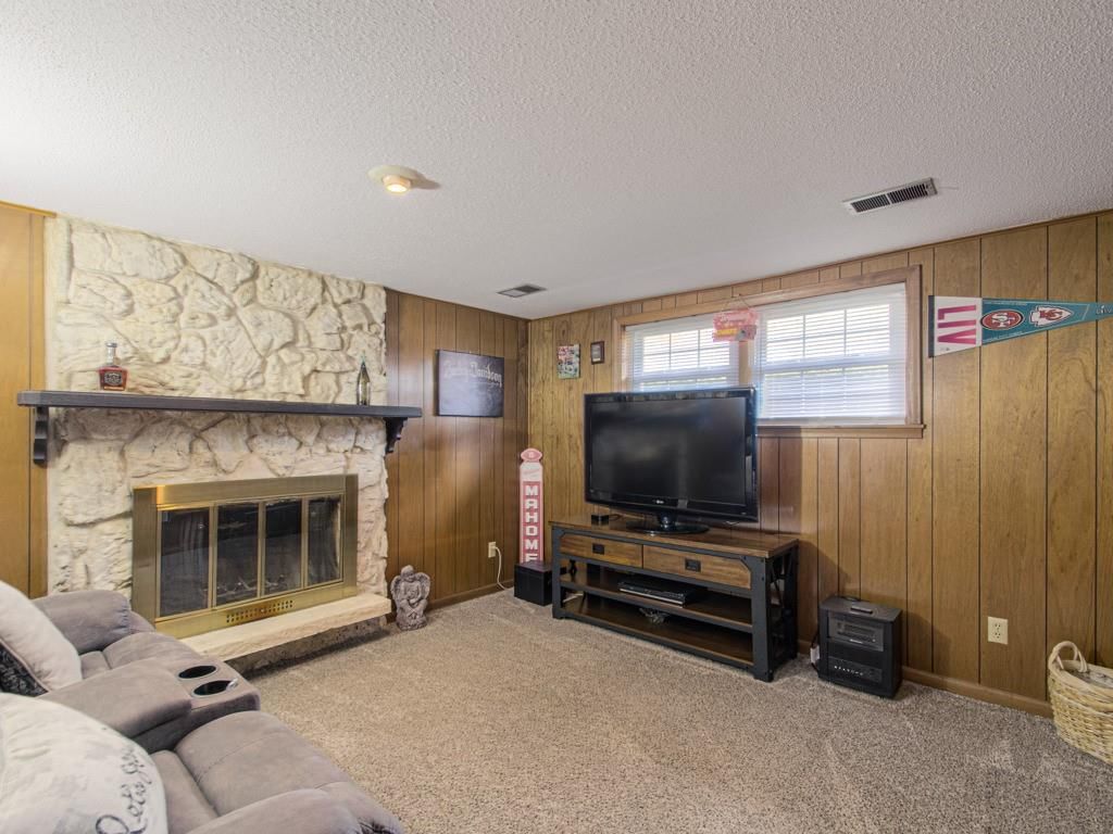 6908 NW Belvidere Parkway — photo 23