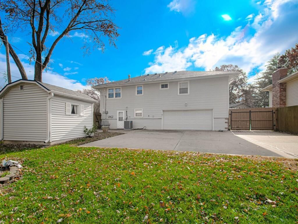 6908 NW Belvidere Parkway — photo 29