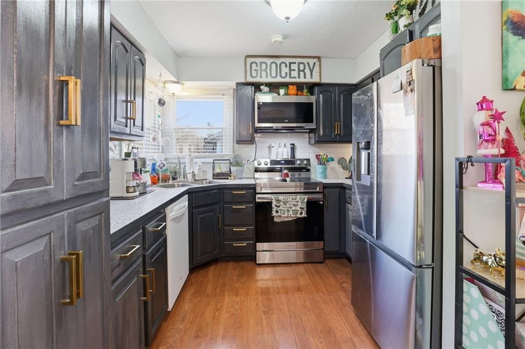1004 Robin Street — photo 11