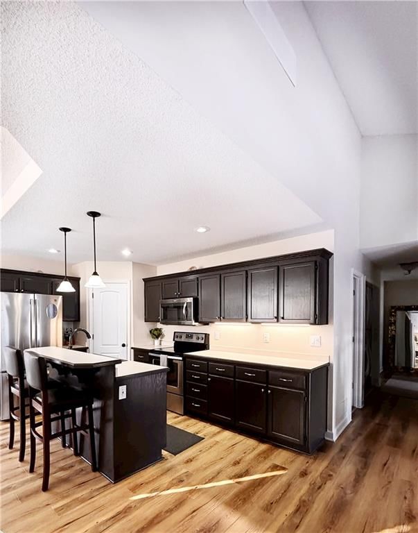 714 SW Brome Drive — photo 3