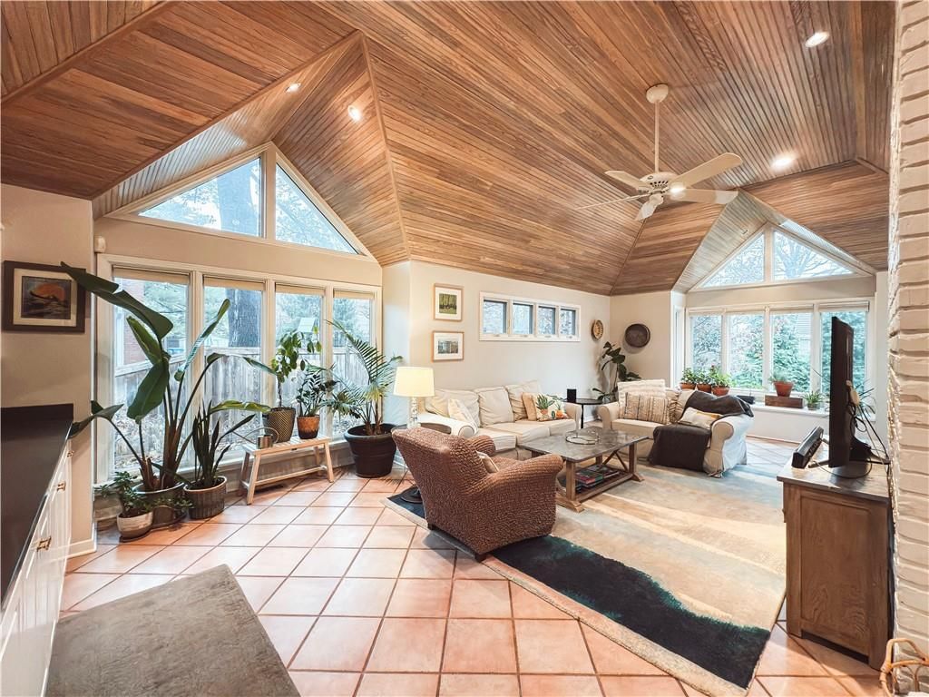 7905 Fontana Street — photo 20