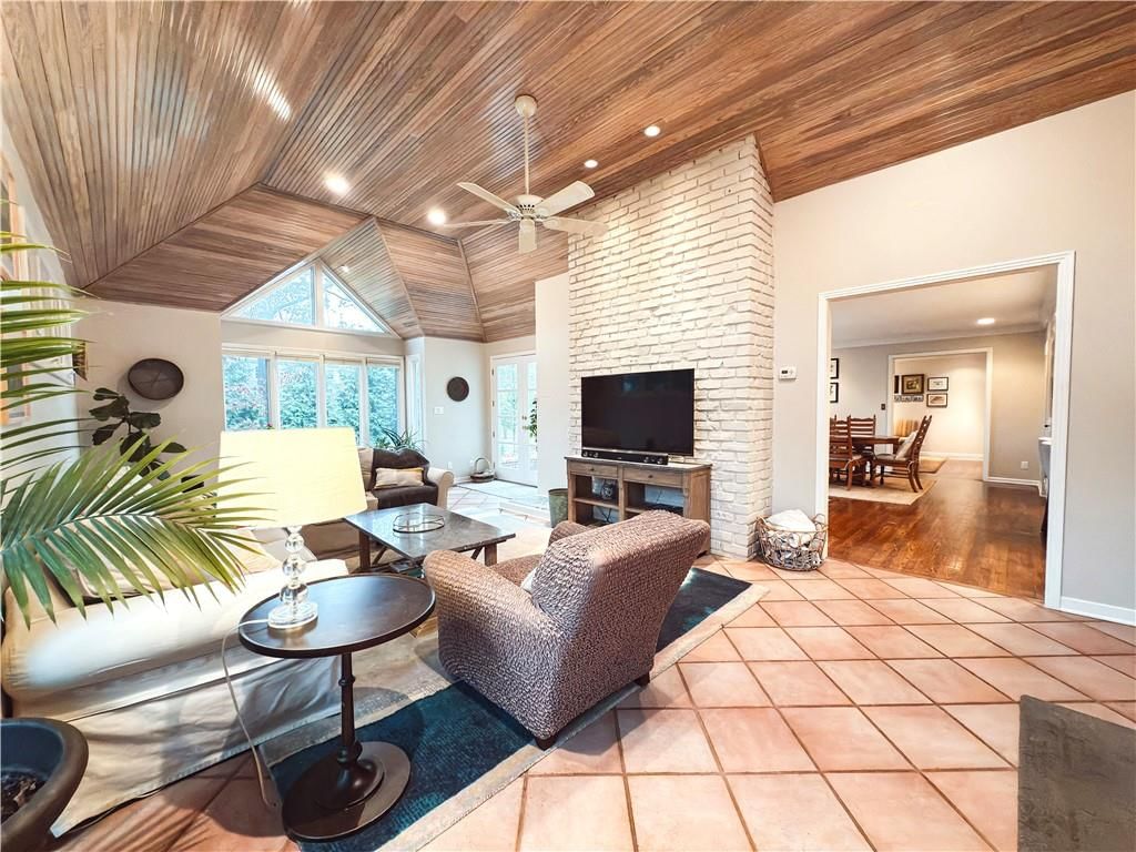 7905 Fontana Street — photo 21
