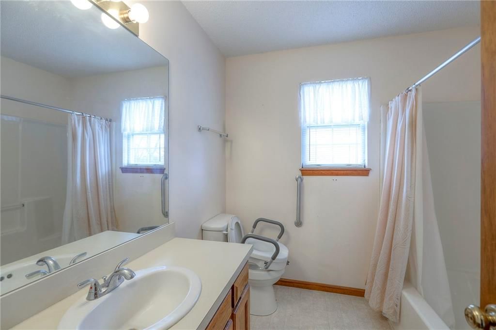 10600 E 51st Street — photo 18