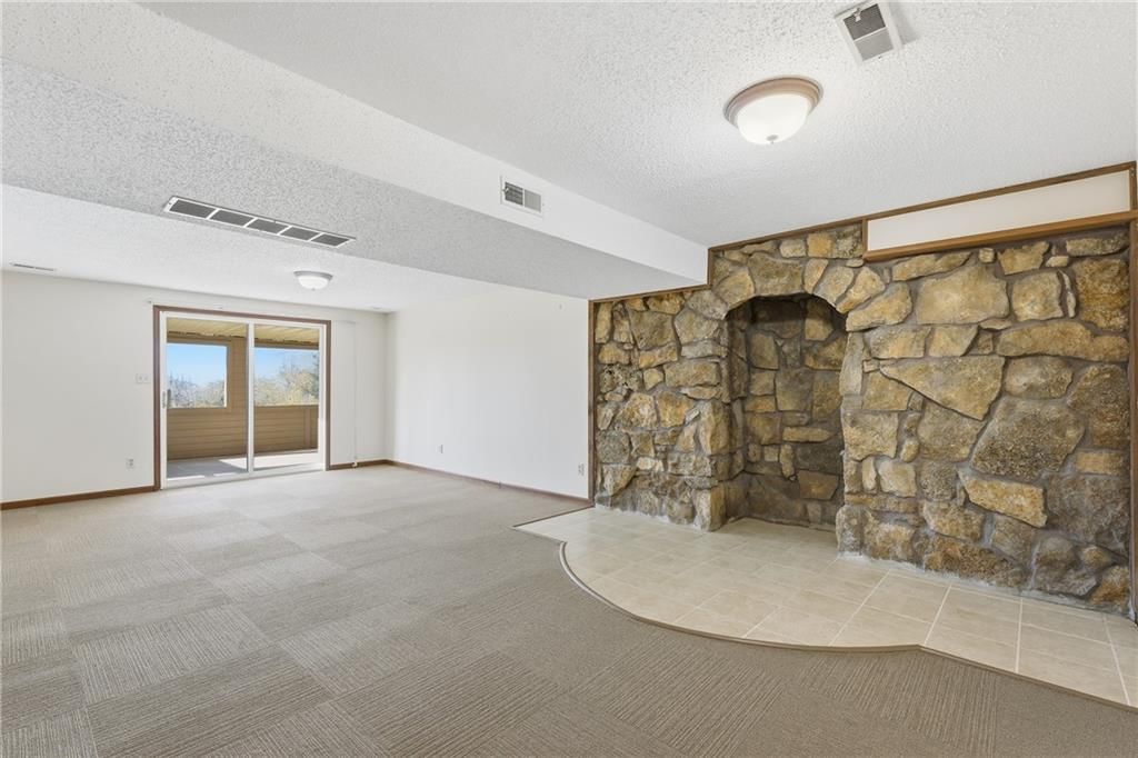 1055 E 900th Road — photo 15