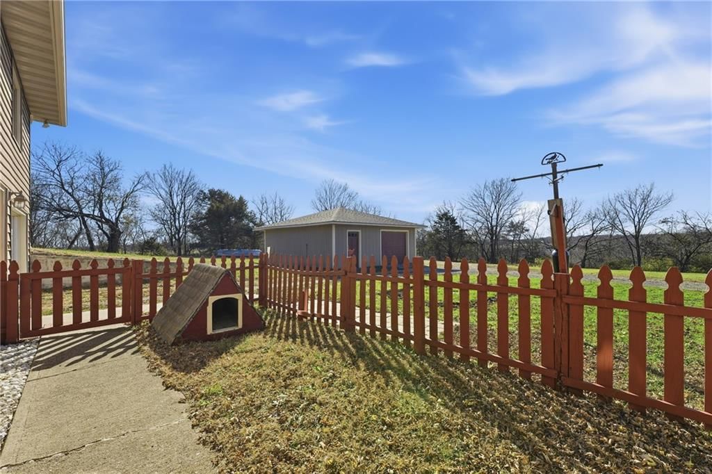 1055 E 900th Road — photo 19