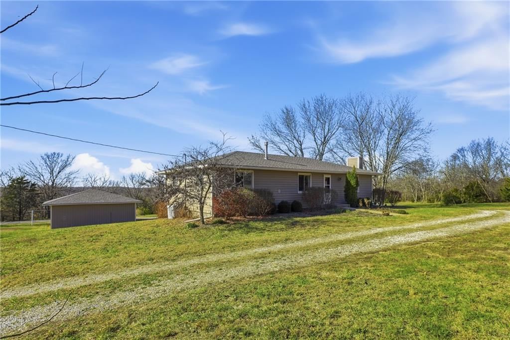 1055 E 900th Road — photo 24