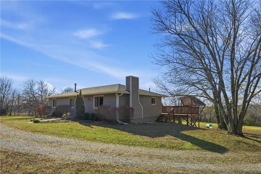 1055 E 900th Road — photo 25