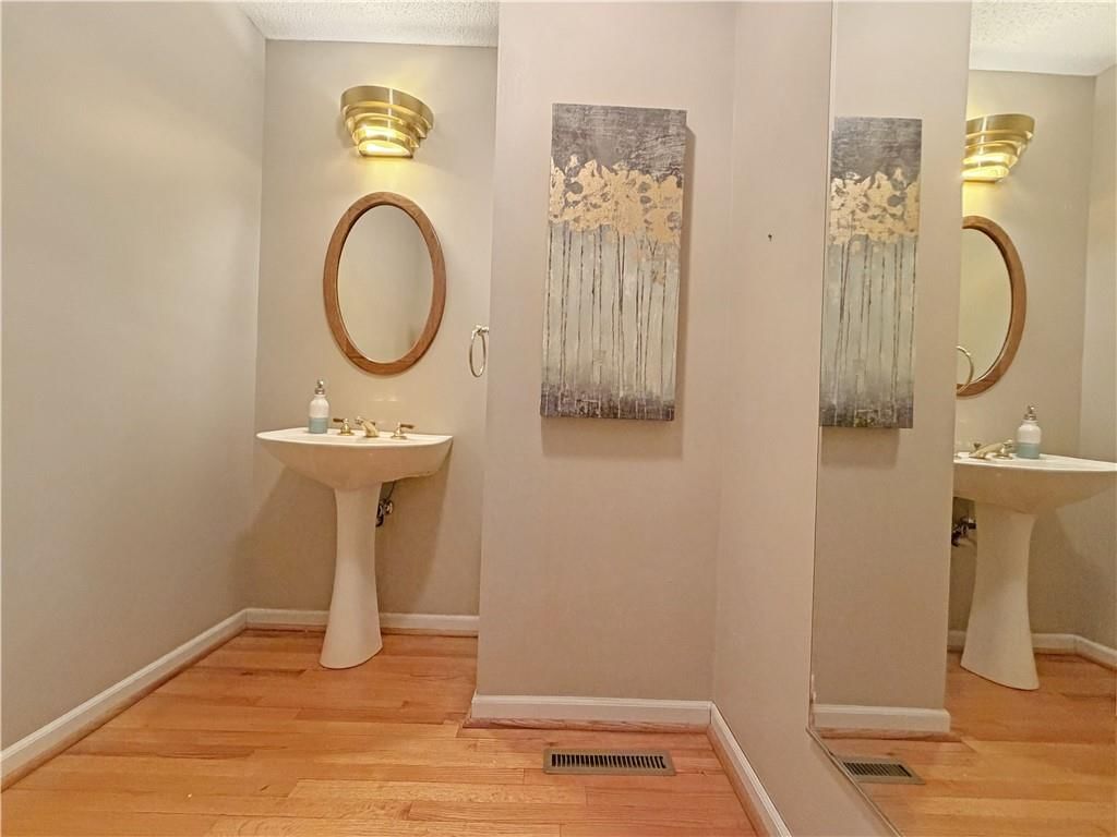 103 NW Golfview Drive — photo 9