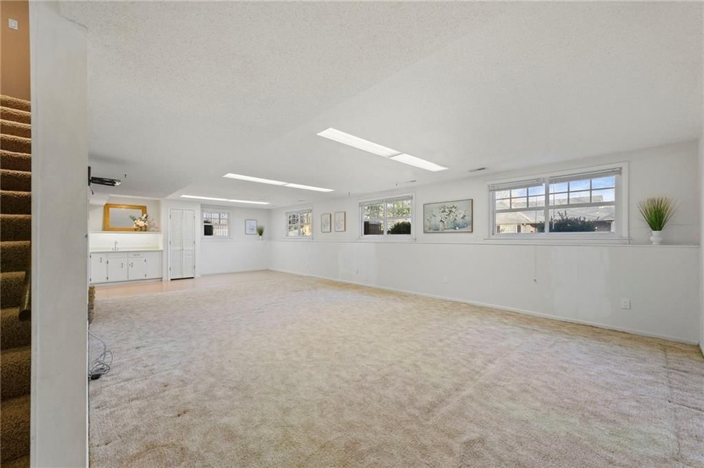 10061 Hardy Street — photo 35