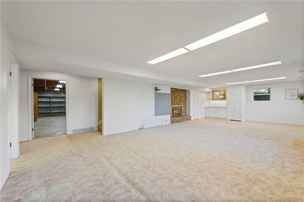 10061 Hardy Street — photo 38