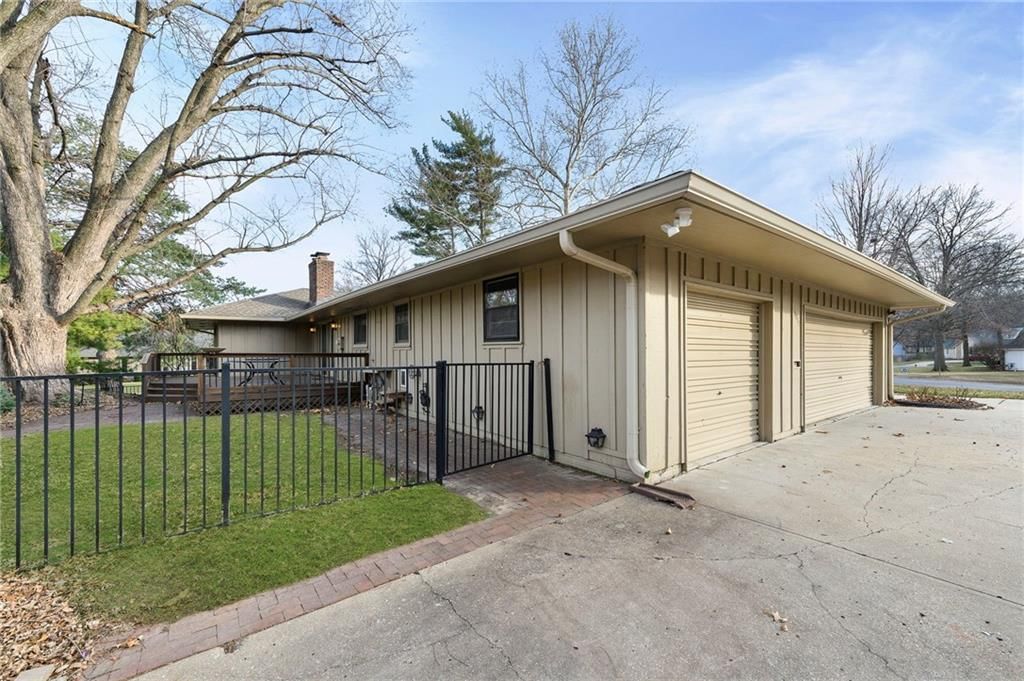 10061 Hardy Street — photo 64