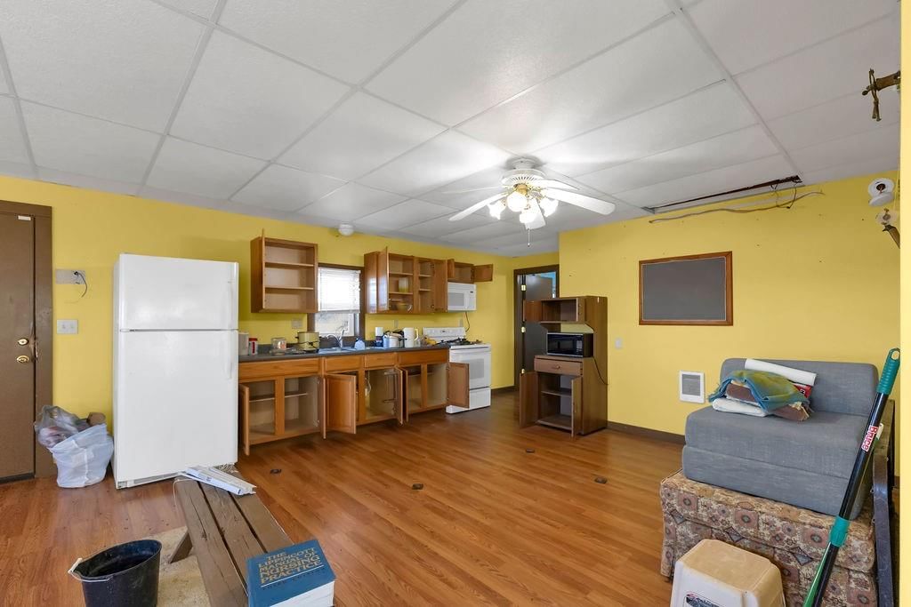 21400 Johnson Drive — photo 4