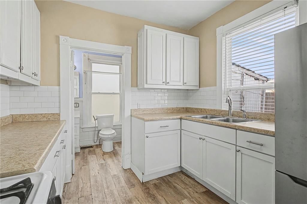 920 W 42nd Street — photo 16