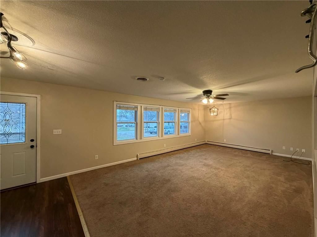 211 N Lincoln Street — photo 8