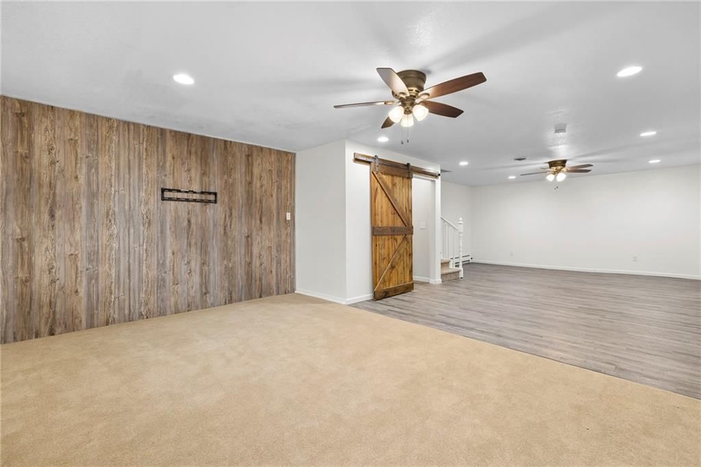 211 N Lincoln Street — photo 28
