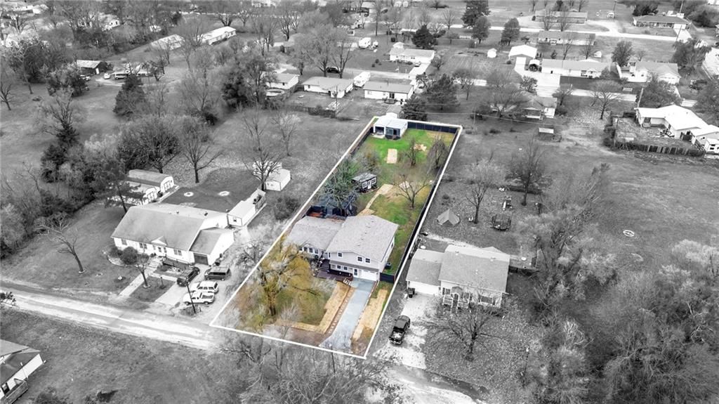 211 N Lincoln Street — photo 62