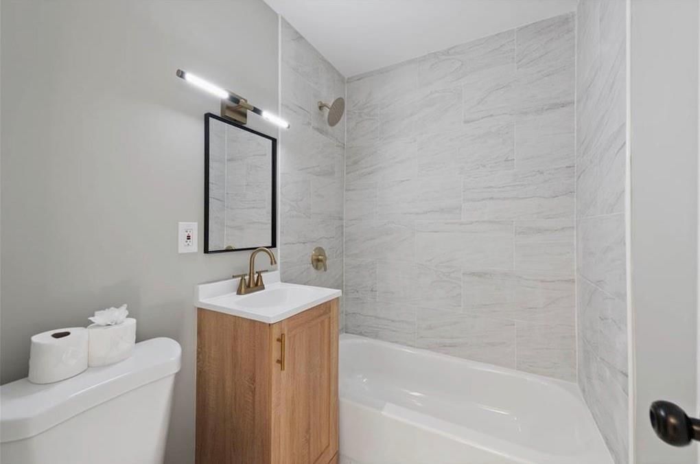 2925 S 52nd Street — photo 8