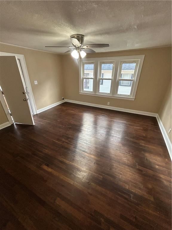 4338 Myrtle Avenue — photo 3