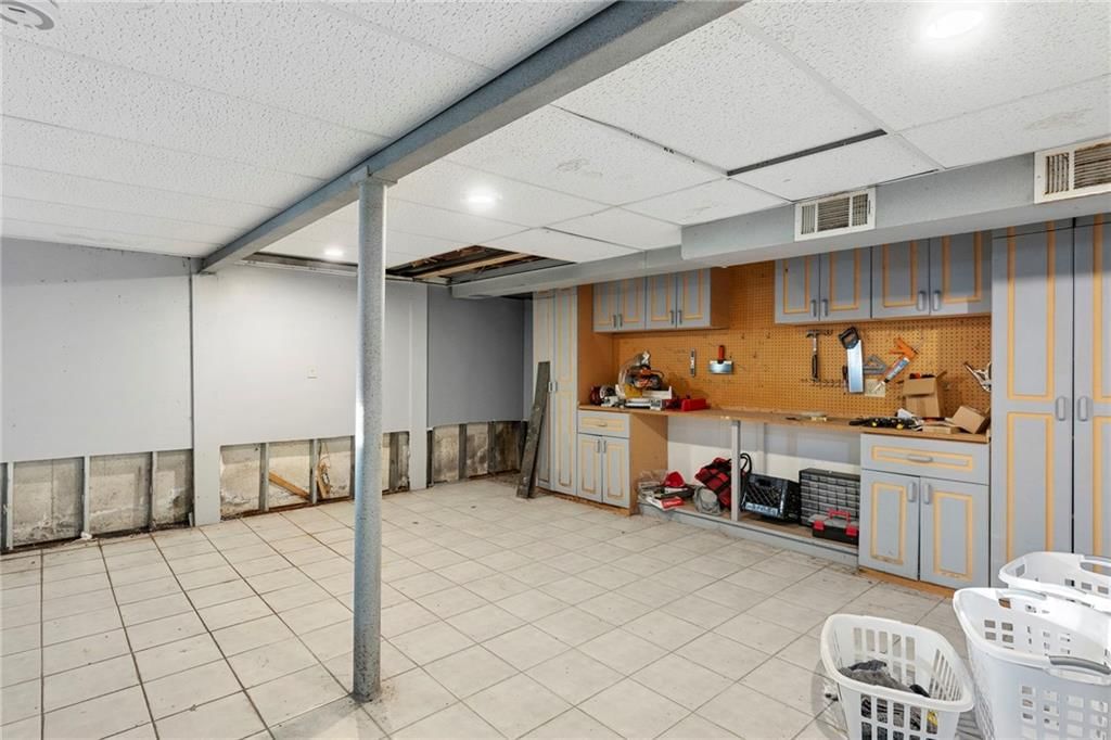 5600 W 63rd Terrace — photo 33
