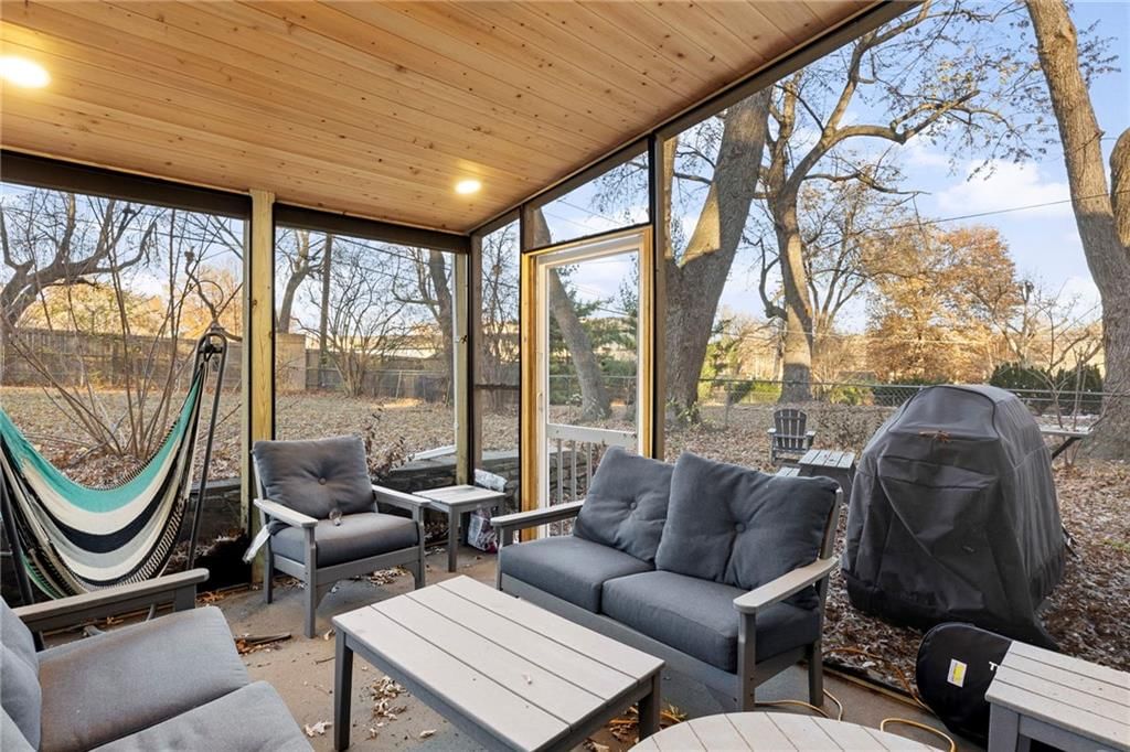 5600 W 63rd Terrace — photo 37