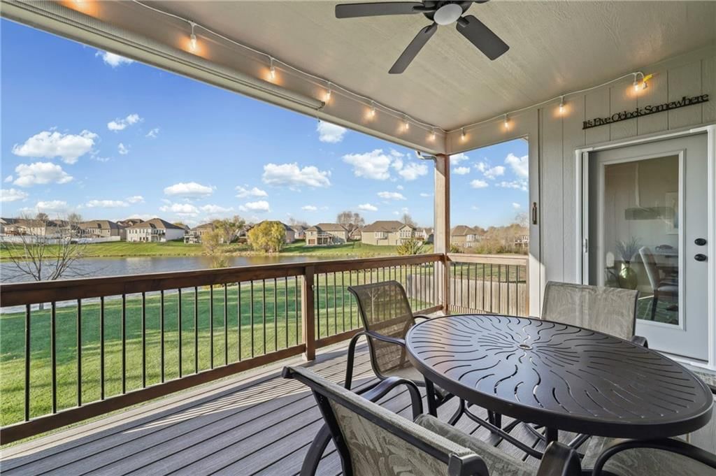814 NW Hickory Ridge Drive — photo 3