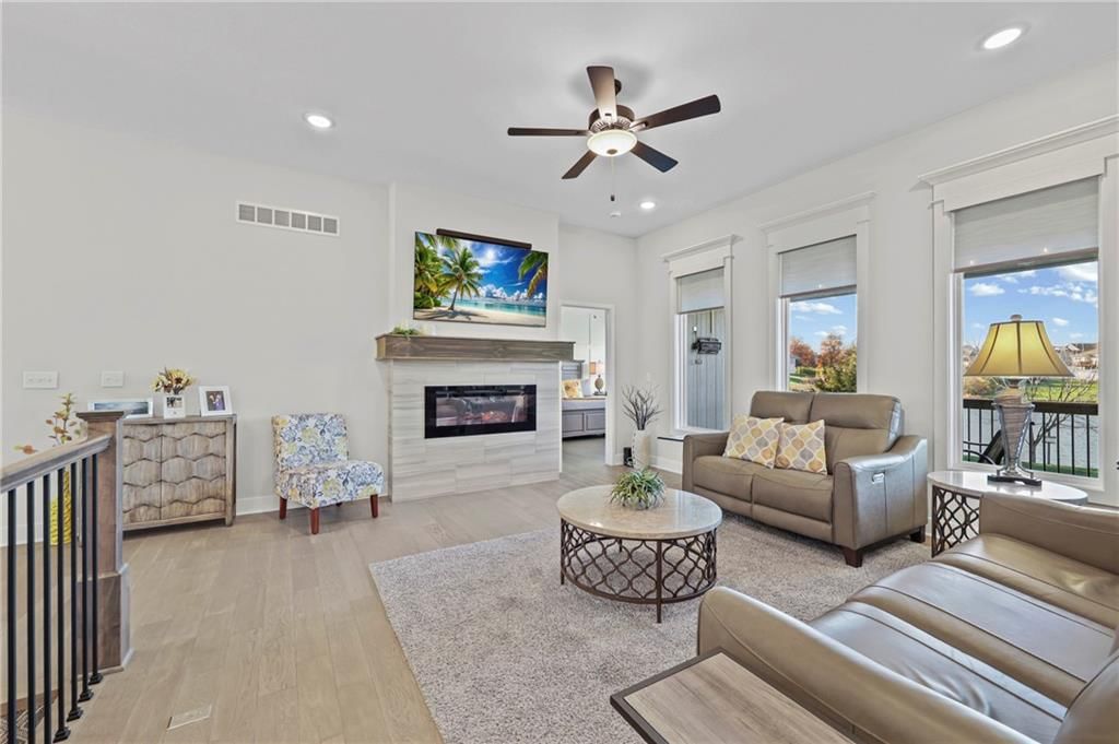 814 NW Hickory Ridge Drive — photo 6