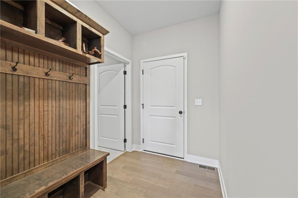 814 NW Hickory Ridge Drive — photo 12