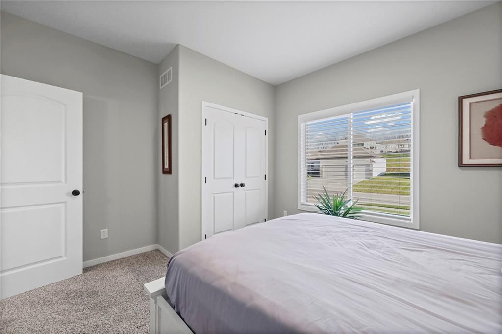 814 NW Hickory Ridge Drive — photo 24