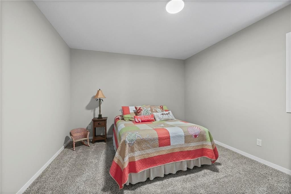 814 NW Hickory Ridge Drive — photo 33