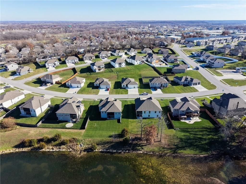 814 NW Hickory Ridge Drive — photo 45