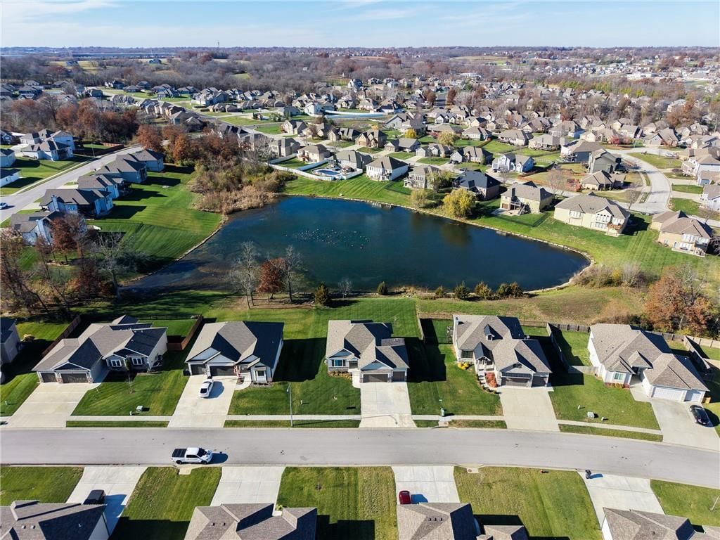 814 NW Hickory Ridge Drive — photo 47