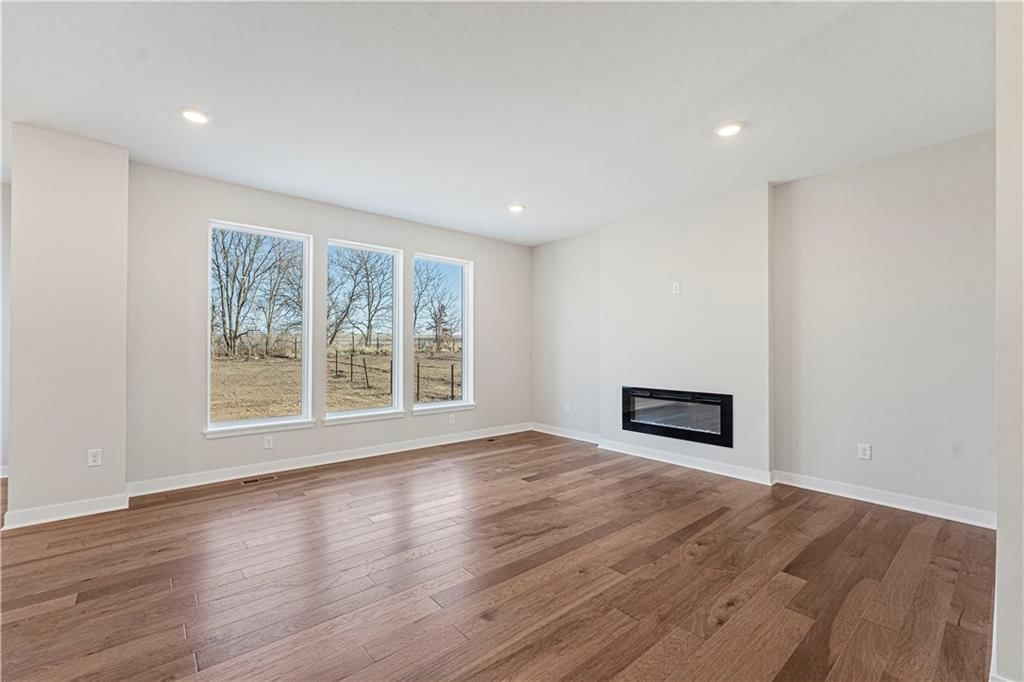 11016 N Glenwood Avenue — photo 4