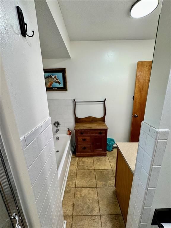 1883 Maple Road — photo 14