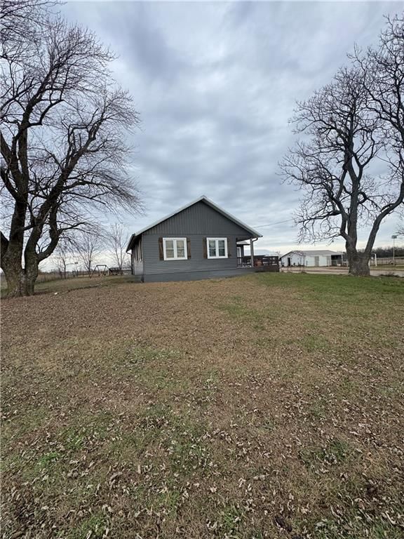 1883 Maple Road — photo 31