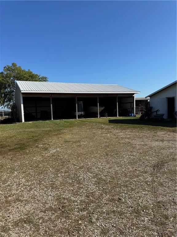 1883 Maple Road — photo 34