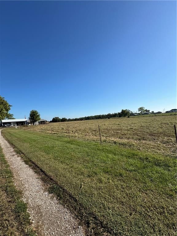 1883 Maple Road — photo 41