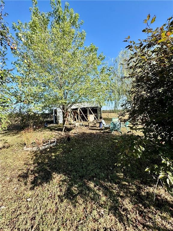 1883 Maple Road — photo 44